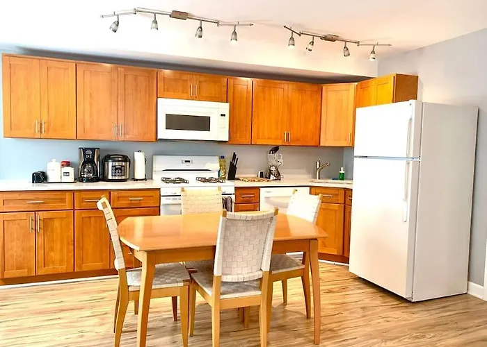 Bridgeport Place - Free Parking, Mccormick Place-sox Park * Chicago